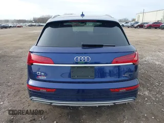 2021 Audi Q5 Premium Plus with VIN WA1BAAFY4M2051403, listed as a IAAI auction lot 40765677 with 30,496 mi miles. Bid and sale history available at carsss.com. Image 16.