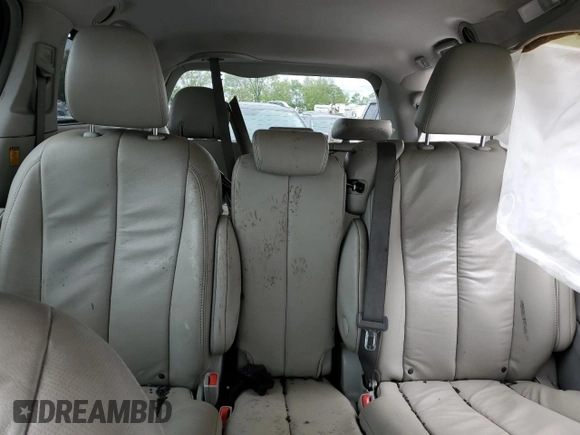 2012 Toyota Sienna XLE AAS z VIN 5TDYK3DC7CS263011, wystawiony jako Copart lot #58335465 z przebiegiem 229 319 mil mil oraz Czysty tytuł • Clean title. Historia ofert i sprzedaży dostępna na DreamBid. Obrazek 10.