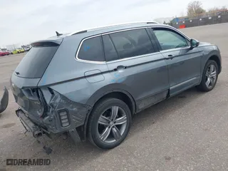 2020 Volkswagen Tiguan SE with VIN 3VV2B7AX3LM103195, listed as a IAAI auction lot 41847710 with 40,782 mi miles. Bid and sale history available at carsss.com. Image 4.
