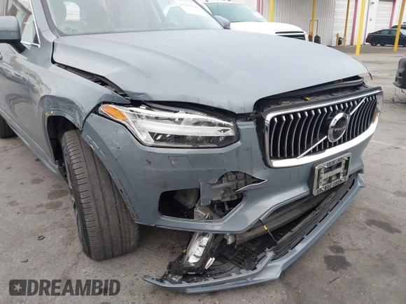 2022 Volvo XC90 Momentum with VIN YV4102CKXN1833414, listed as a IAAI auction lot 41167764 with 30,566 mi miles and . Bid and sale history available at DreamBid. Image 6.
