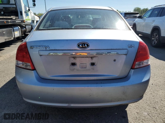 2008 Kia Spectra EX z VIN KNAFE122X85556621, wystawiony jako Copart lot #53577495 z przebiegiem 164 725 mil mil oraz Szkoda całkowita • Salvage title. Historia ofert i sprzedaży dostępna na DreamBid. Obrazek 6.