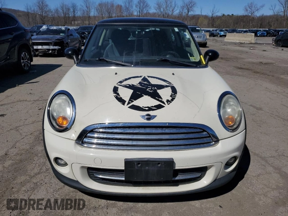 2011 MINI Hardtop with VIN WMWSU3C58BT096075, listed as a Copart auction lot 53826435 with 106,962 mi miles and Clean Title. Bid and sale history available at DreamBid. Image 5.