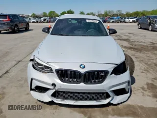 2020 BMW M2 Competition z VIN WBS2U7C06L7E16840, wystawiony jako Copart lot #50235865 z przebiegiem 55 240 mil mil oraz Szkody całkowita. Historia ofert i sprzedaży dostępna na DreamBid. Obrazek 5.