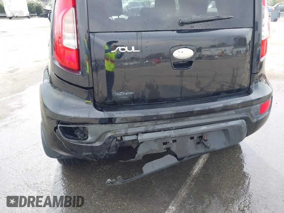 2013 Kia Soul with VIN KNDJT2A53D7621358, listed as a IAAI auction lot 41800278 with 89,452 mi miles. Bid and sale history available at carsss.com. Image 6.