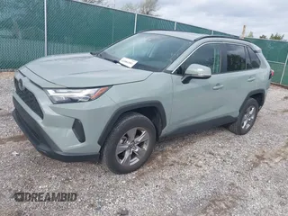 2022 Toyota RAV4 XLE with VIN 2T3P1RFV0NW270223, listed as a IAAI auction lot 41884581 with 20,832 mi miles. Bid and sale history available at carsss.com. Image 2.
