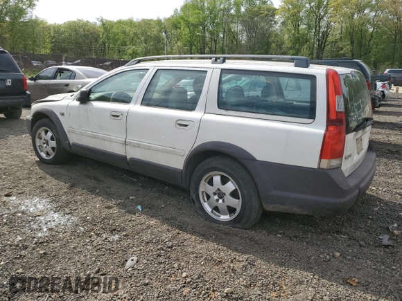 2001 Volvo V70 with VIN YV1SZ58D611040902, listed as a Copart auction lot 53650935 with 0 mi miles and Salvage Title. Bid and sale history available at carsss.com. Image 2.