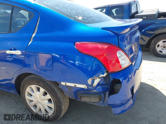 2015 Nissan Versa SV with VIN 3N1CN7AP4FL951822, listed as a IAAI auction lot 41842071 with 202,107 mi miles. Bid and sale history available at carsss.com. Image 6.