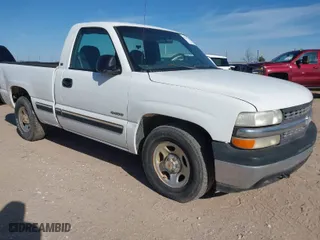 2000 Chevrolet Silverado 1500 with VIN 1GCEC14V3YZ352005, listed as a IAAI auction lot 41741383 with 300,705 mi miles. Bid and sale history available at carsss.com. Image 1.