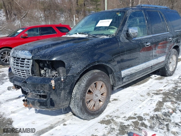 2007 Lincoln Navigator with VIN 5LMFU285X7LJ09190, listed as a IAAI auction lot 41611256 with 185,879 mi miles. Bid and sale history available at carsss.com. Image 2.