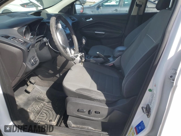 2013 Ford Escape SE z VIN 1FMCU0GX7DUC48180, wystawiony jako Copart lot #47771965 z przebiegiem Nie podano mil oraz Czysty tytuł • Clean title. Historia ofert i sprzedaży dostępna na DreamBid. Obrazek 7.
