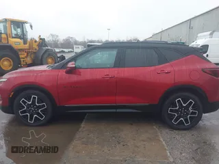 2023 Chevrolet Blazer RS z VIN 3GNKBKRS4PS213093, wystawiony jako IAAI lot #41111731 z przebiegiem 16 435 mil mil oraz . Historia ofert i sprzedaży dostępna na DreamBid. Obrazek 14.
