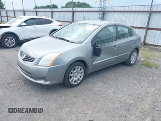 2010 Nissan Sentra S z VIN 3N1AB6AP2AL651182, wystawiony jako IAAI lot #42463092 z przebiegiem 131 556 mil mil oraz . Historia ofert i sprzedaży dostępna na DreamBid. Obrazek 2.