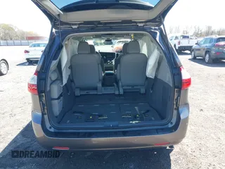 2015 Toyota Sienna XLE with VIN 5TDYK3DC4FS634937, listed as a IAAI auction lot 41869781 with 65,561 mi miles and . Bid and sale history available at carsss.com. Image 17.