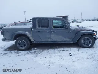 2020 Jeep Gladiator Rubicon with VIN 1C6JJTBG3LL146075, listed as a IAAI auction lot 41048823 with 130,318 mi miles. Bid and sale history available at carsss.com. Image 13.