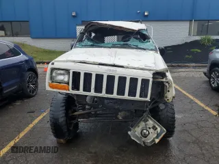 2001 Jeep Cherokee Sport with VIN 1J4FF48S41L611052, listed as a Copart auction lot 59667135 with 270,448 mi miles and Clean title. Bid and sale history available at DreamBid. Image 5.