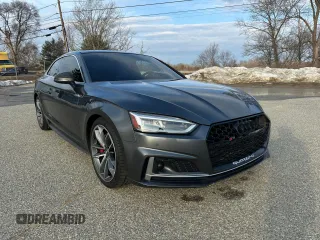 2018 Audi S5 Prestige z VIN WAUR4AF52JA001793, wystawiony jako Copart lot #50525285 z przebiegiem 144 113 mil mil oraz Tytuł czysty. Historia ofert i sprzedaży dostępna na DreamBid. Obrazek 1.