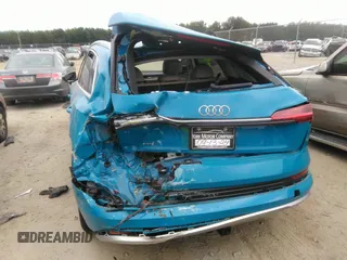 2019 Audi e-tron Prestige с VIN WA1VAAGE0KB007669, выставлен на аукционе IAAI как лот 40253514 с пробегом 45 177 миль миль и . История ставок и продаж доступна на DreamBid. Изображение 6.