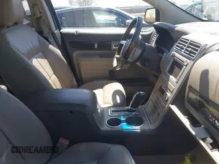 2007 Lincoln MKX with VIN 2LMDU88C47BJ35221, listed as a IAAI auction lot 41974785 with 160,257 mi miles. Bid and sale history available at carsss.com. Image 5.