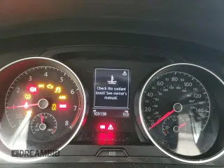 2019 Volkswagen Golf S z VIN 3VWY57AU4KM512582, wystawiony jako Copart lot #49403665 z przebiegiem 103 138 mil mil oraz Szkoda całkowita • Salvage title. Historia ofert i sprzedaży dostępna na DreamBid. Obrazek 9.