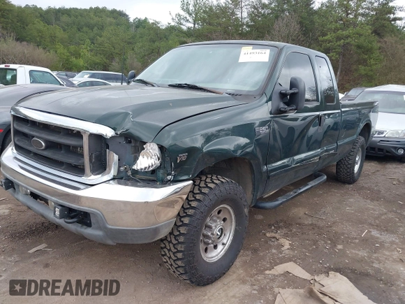 2001 Ford Super Duty F-250 XL with VIN 1FTNX21SX1EA07328, listed as a IAAI auction lot 41493164 with 221,991 mi miles. Bid and sale history available at carsss.com. Image 2.
