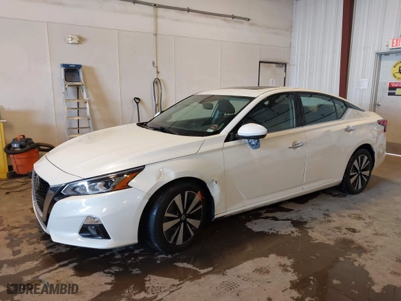 2020 Nissan Altima 2.5 SV with VIN 1N4BL4DVXLC246009, listed as a IAAI auction lot 41393987 with 139,515 mi miles. Bid and sale history available at carsss.com. Image 21.