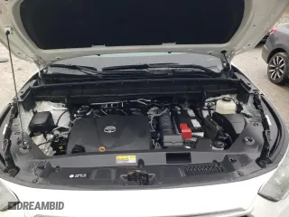 2022 Toyota Highlander XLE with VIN 5TDGZRBHXNS579496, listed as a Copart auction lot 47111505 with 23,427 mi miles and Salvage Title. Bid and sale history available at carsss.com. Image 12.