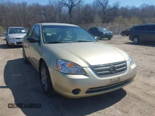 2002 Nissan Altima S with VIN 1N4AL11D62C154514, listed as a IAAI auction lot 41991610 with 175,742 mi miles. Bid and sale history available at carsss.com. Image 1.