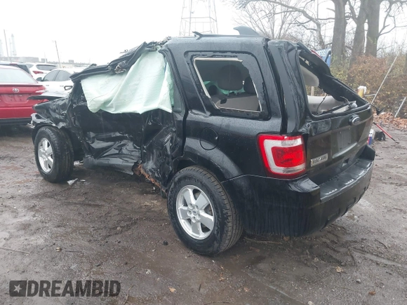 2012 Ford Escape XLS z VIN 1FMCU9C73CKB34021, wystawiony jako IAAI lot #40971529 z przebiegiem Nie podano mil oraz . Historia ofert i sprzedaży dostępna na DreamBid. Obrazek 3.