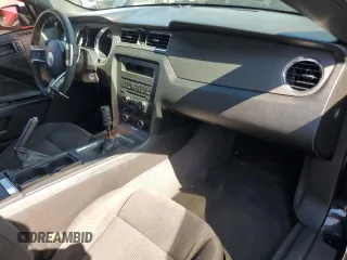 2013 Ford Mustang V6 с VIN 1ZVBP8AM8D5206550, выставлен на аукционе Copart как лот 59400935 с пробегом 157 747 миль миль и Списание • Salvage title. История ставок и продаж доступна на DreamBid. Изображение 8.