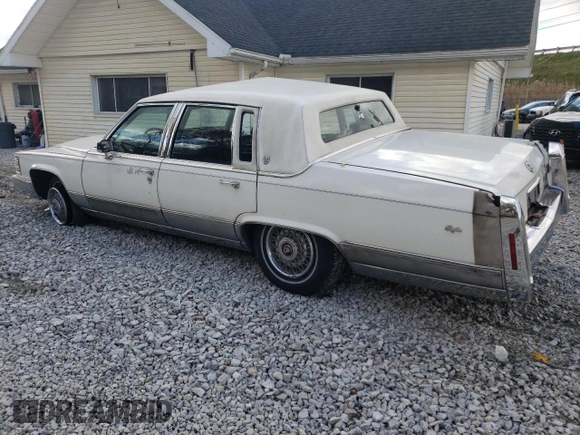 1991 Cadillac Brougham z VIN 1G6DW54E6MR710852, wystawiony jako Copart lot #76027004 z przebiegiem Nie podano mil oraz Szkody całkowita. Historia ofert i sprzedaży dostępna na DreamBid. Obrazek 2.