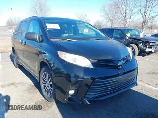 2018 Toyota Sienna XLE Auto Access Seat with VIN 5TDYZ3DC0JS913659, listed as a IAAI auction lot 41753475 with 172,858 mi miles. Bid and sale history available at carsss.com. Image 1.