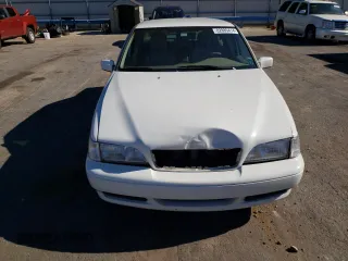 2000 Volvo S70 z VIN YV1LS61J4Y2625884, wystawiony jako Copart lot #82885414 z przebiegiem Nie podano mil oraz Szkody całkowita. Historia ofert i sprzedaży dostępna na DreamBid. Obrazek 5.
