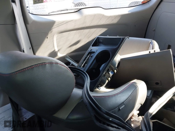 2017 Kia Sedona LX with VIN KNDMB5C19H6336297, listed as a IAAI auction lot 41396475 with Not Provided miles and . Bid and sale history available at DreamBid. Image 18.