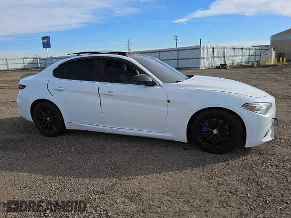 2017 Alfa Romeo Giulia with VIN ZARFAEBN6H7562443, listed as a Copart auction lot 42809925 with 0 mi miles and Clean Title. Bid and sale history available at carsss.com. Image 4.