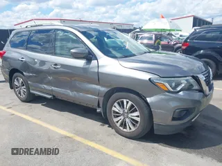 2018 Nissan Pathfinder S z VIN 5N1DR2MM9JC614833, wystawiony jako IAAI lot #42166948 z przebiegiem 157 647 mil mil oraz . Historia ofert i sprzedaży dostępna na DreamBid. Obrazek 1.