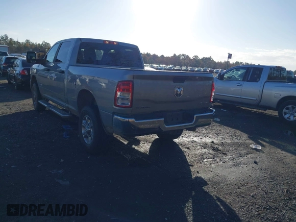 2024 Ram 2500 Big Horn with VIN 3C6UR5DJXRG100582, listed as a IAAI auction lot 41084881 with 29,160 mi miles. Bid and sale history available at carsss.com. Image 3.