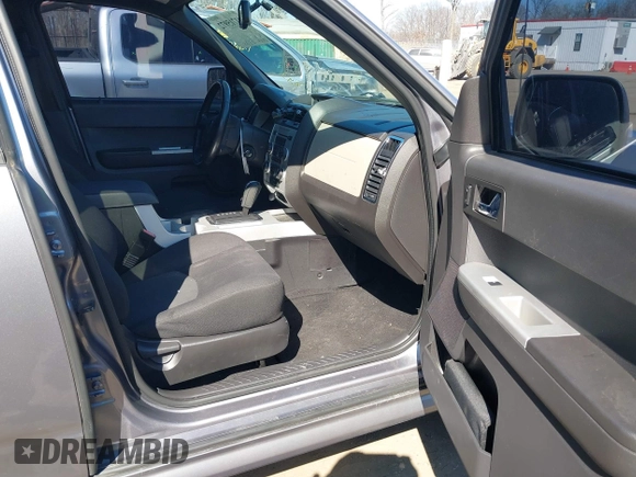 2008 Mercury Mariner с VIN 4M2CU91148KJ50412, выставлен на аукционе IAAI как лот 41715972 с пробегом 130 426 миль миль и . История ставок и продаж доступна на DreamBid. Изображение 5.