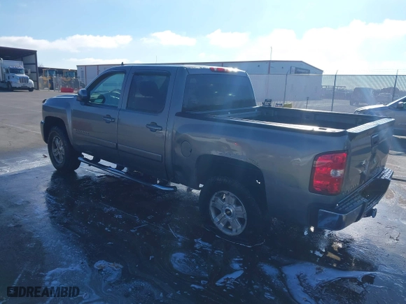 2008 Chevrolet Silverado 1500 LTZ with VIN 3GCEK13M08G164943, listed as a IAAI auction lot 40943708 with 212,496 mi miles. Bid and sale history available at carsss.com. Image 3.