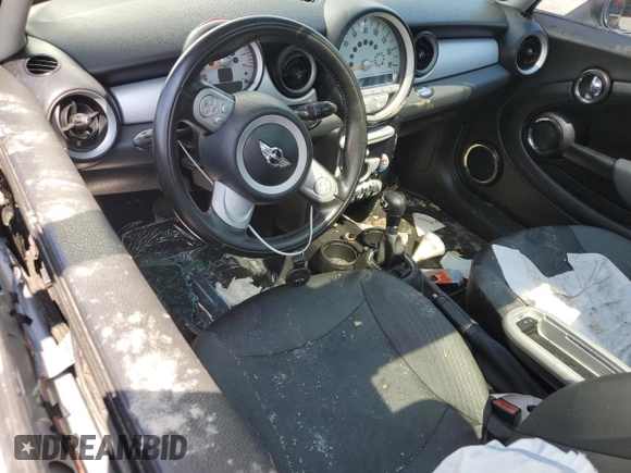 2010 MINI Hardtop с VIN WMWMF3C5XATZ25066, выставлен на аукционе Copart как лот 60396455 с пробегом 140 888 миль миль и Чистый • Clean title. История ставок и продаж доступна на DreamBid. Изображение 9.