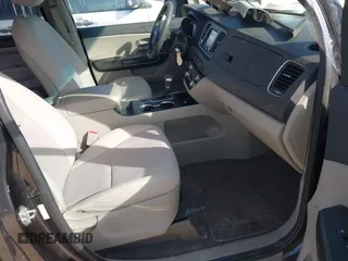 2020 Kia Sedona LX with VIN KNDMB5C13L6617567, listed as a IAAI auction lot 41774812 with 68,500 mi miles. Bid and sale history available at carsss.com. Image 5.