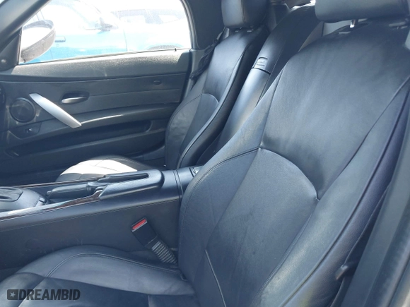 2007 BMW Z4 3.0si with VIN 4USBU53567LX02991, listed as a IAAI auction lot 41990352 with 86,329 mi miles. Bid and sale history available at carsss.com. Image 8.