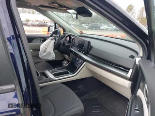 2024 Kia Carnival LX with VIN KNDNB4H3XR6382747, listed as a IAAI auction lot 41672196 with 40,045 mi miles. Bid and sale history available at carsss.com. Image 5.
