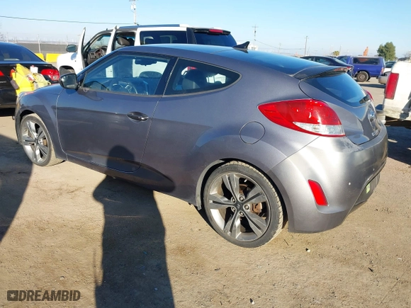 2015 Hyundai Veloster RE:FLEX with VIN KMHTC6AD2FU240091, listed as a IAAI auction lot 41425364 with 68,444 mi miles. Bid and sale history available at carsss.com. Image 3.