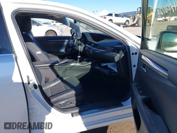 2016 Lexus ES 330 z VIN JTHBK1GG1G2246533, wystawiony jako IAAI lot #41056018 z przebiegiem 66 018 mil mil oraz . Historia ofert i sprzedaży dostępna na DreamBid. Obrazek 5.