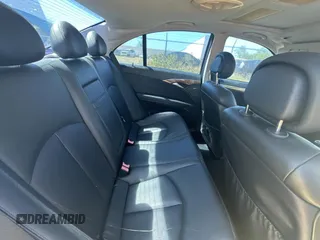 2007 Mercedes-Benz E 350 z VIN WDBUF56XX7B076632, wystawiony jako Copart lot #49129475 z przebiegiem 130 410 mil mil oraz Szkoda całkowita • Salvage title. Historia ofert i sprzedaży dostępna na DreamBid. Obrazek 6.