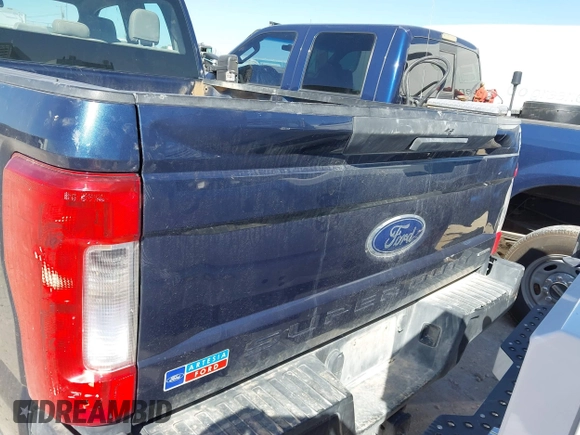 2018 Ford F-250 XL with VIN 1FT7X2B68JEB42589, listed as a IAAI auction lot 42105402 with 295,044 mi miles and . Bid and sale history available at DreamBid. Image 15.