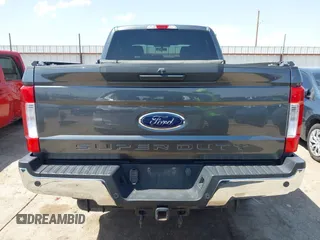 2017 Ford F-250 Lariat z VIN 1FT7W2BT9HEB28607, wystawiony jako IAAI lot #42508413 z przebiegiem 101 057 mil mil oraz . Historia ofert i sprzedaży dostępna na DreamBid. Obrazek 17.