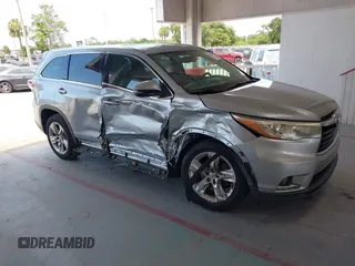 2015 Toyota Highlander Limited with VIN 5TDYKRFH4FS084294, listed as a IAAI auction lot 42588040 with 86,853 mi miles and . Bid and sale history available at DreamBid. Image 1.