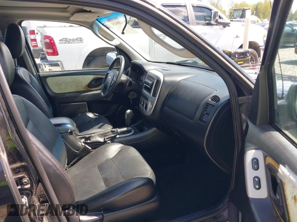 2006 Ford Escape Limited z VIN 1FMCU94106KA37275, wystawiony jako IAAI lot #42084150 z przebiegiem 139 361 mil mil oraz . Historia ofert i sprzedaży dostępna na DreamBid. Obrazek 5.