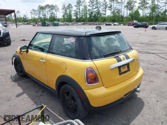 2009 MINI Hardtop with VIN WMWMF33579TT69729, listed as a IAAI auction lot 42116873 with 92,334 mi miles and . Bid and sale history available at DreamBid. Image 3.